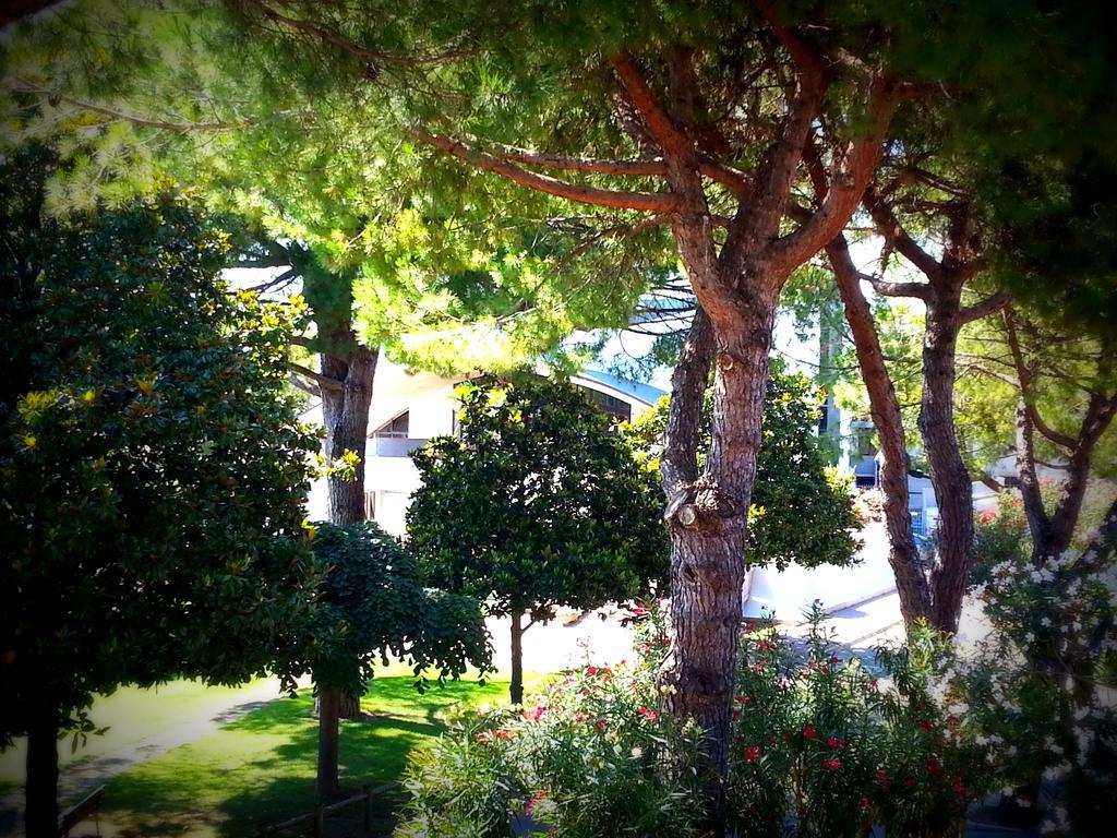 Hotel Zen Lignano Sabbiadoro Exterior photo